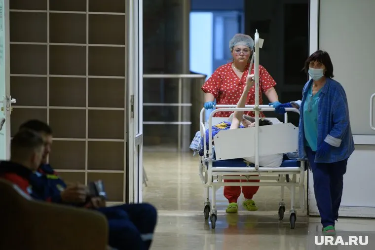 Выпавшая с 20-го этажа тюменка оказалась 16-летним подростком