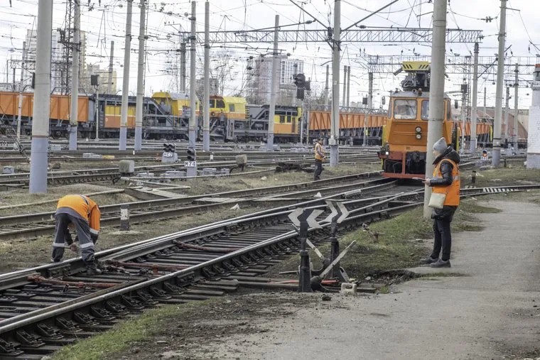 Генеральная уборка электропоездов. Пермь