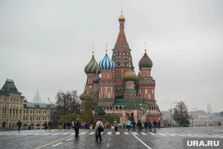 Полиция задержала блогера за провокационное фото на фоне храма в Москве