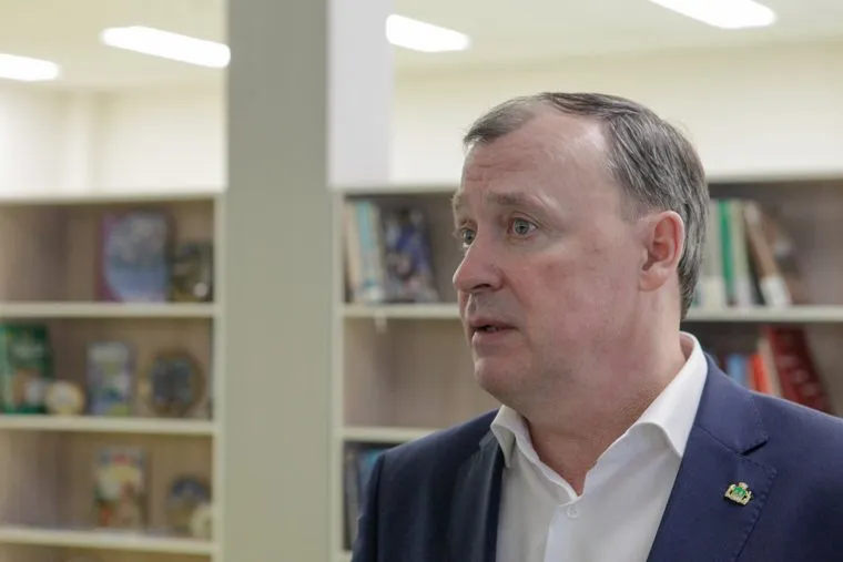 Мэр Алексей Орлов во время инспектирования школы  №167 и троллейбусного депо Орджоникидзевское. Екатеринбург