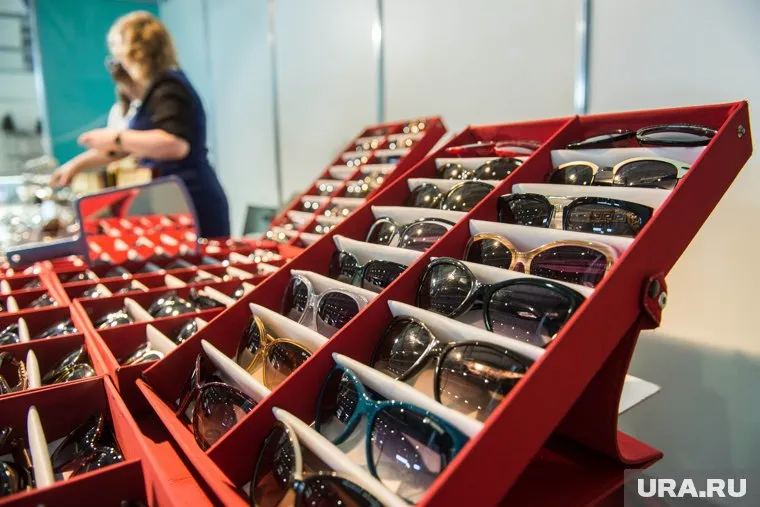 Очки с линзами плохого качества навредят глазам, заявила Татьяна Шилова