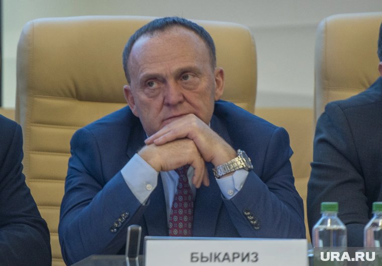 Художник, газовик и бухгалтер: что известно о пермском мэре, которого суд отправил в отставку