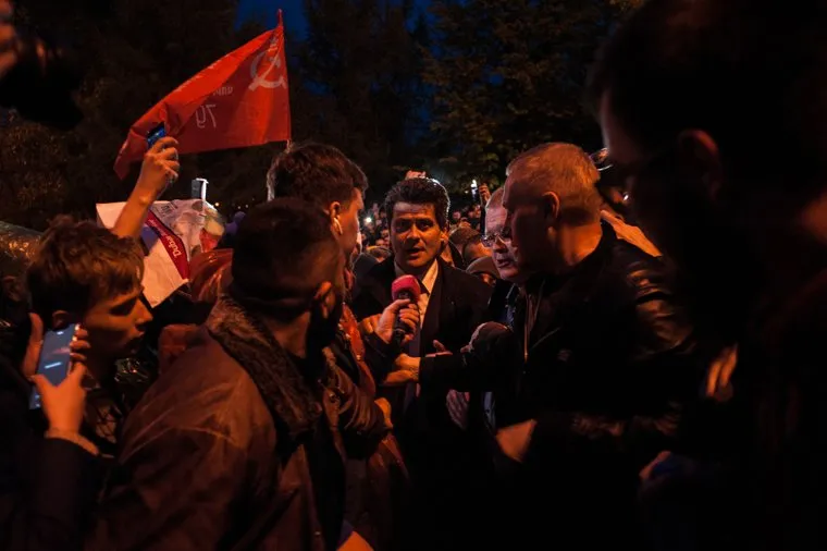 Четвертый день протестов против строительства храма Св. Екатерины в сквере у театра драмы.Екатеринбург