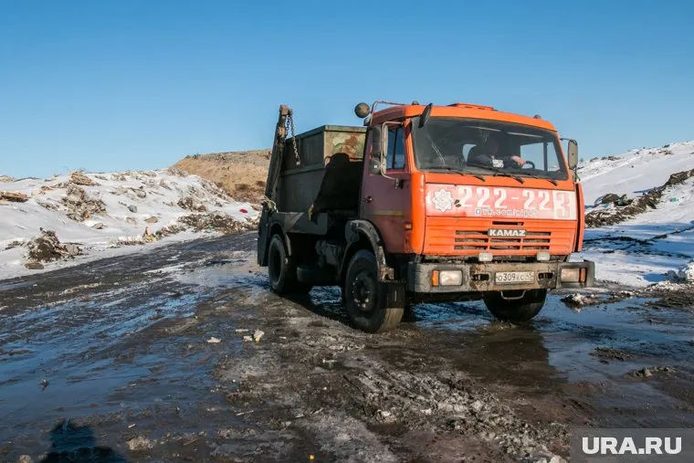 Мусоровозы вывозят отходы в 5 утра, что нарушает СанПиН