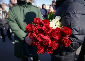 Как прошли похороны 18-летней пермячки, погибшей на заборе бара