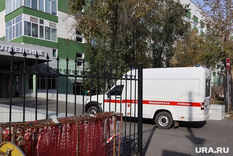 Девушка госпитализирована медиками