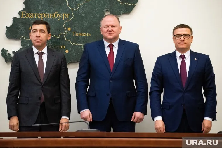Алексей Текслер (справа) представит три региона, в том числе Свердловскую область, которой руководит Евгений Куйвашев (слева)