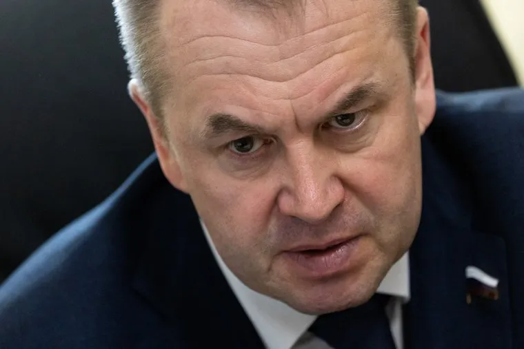 Станислав Наумов во время интервью. Москва