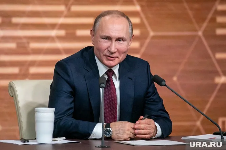 Владимир Путин по телефону обсудил ситуацию в Афганистане и проблемы с климатом