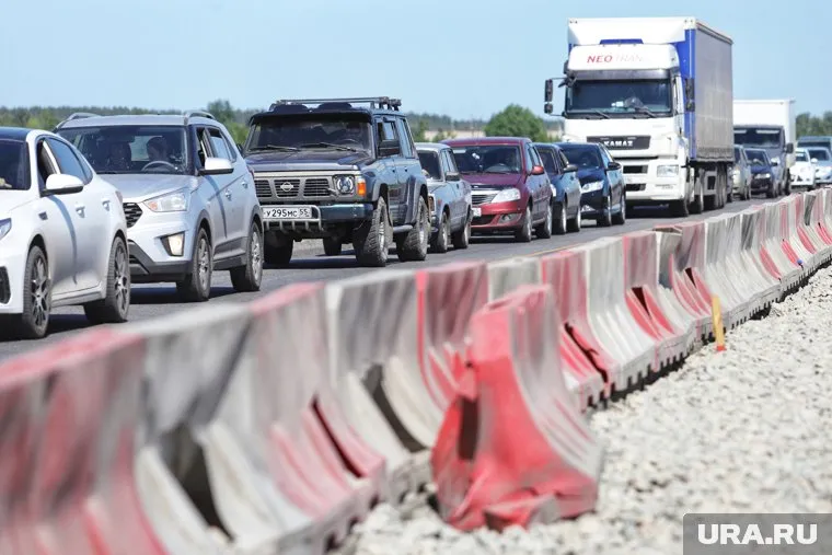 Из-за ремонта участка на Луганской—Объездной автомобилисты с утра 12 июля стоят в пробках