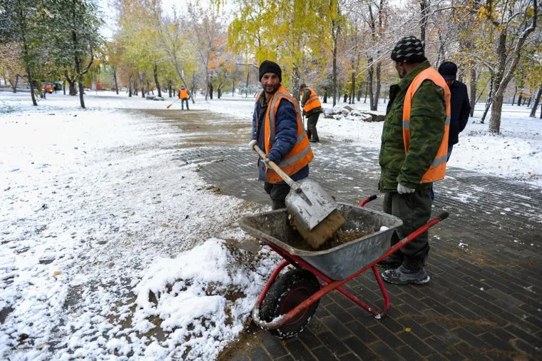 Объезд городских территорий Борисом Дубровским. Челябинск, тачка, благоустройство сквера на алом поле