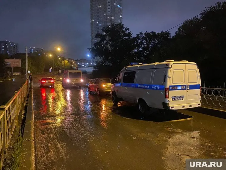 Полиция сообщила о погибшем после нападения мужчины на екатеринбуржцев в парке