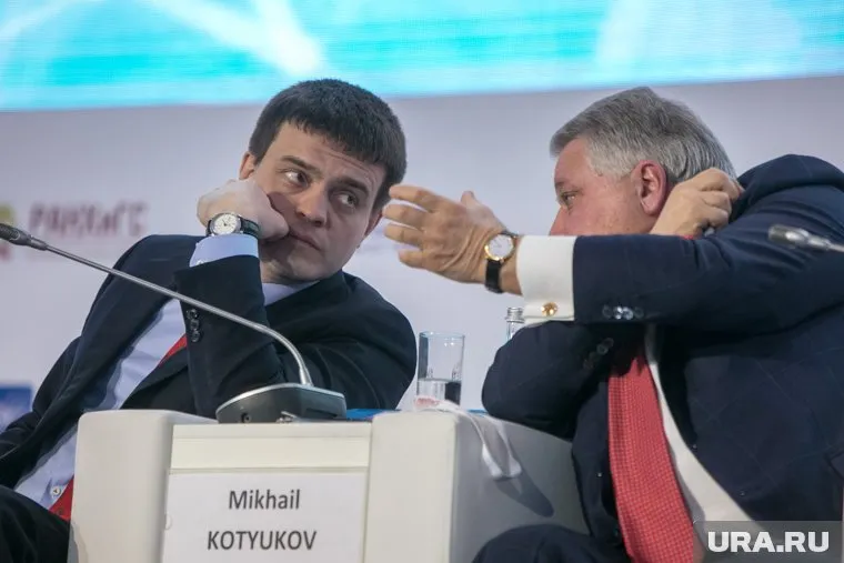 Михаила Котюкова (слева) считают одним из претендентов на пост главы Прикамья. Лоббирует его клан Ковальчуков (Михаил Ковальчук — справа)