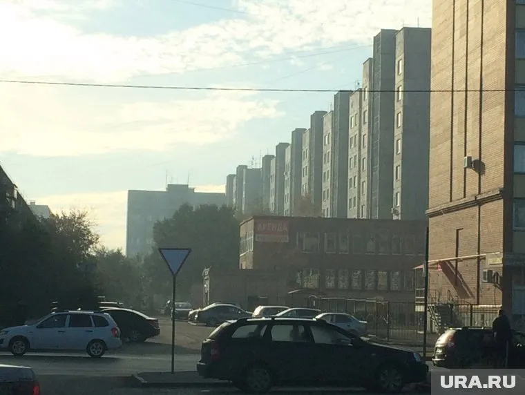 Курган несколько часов наполняет едкий дым