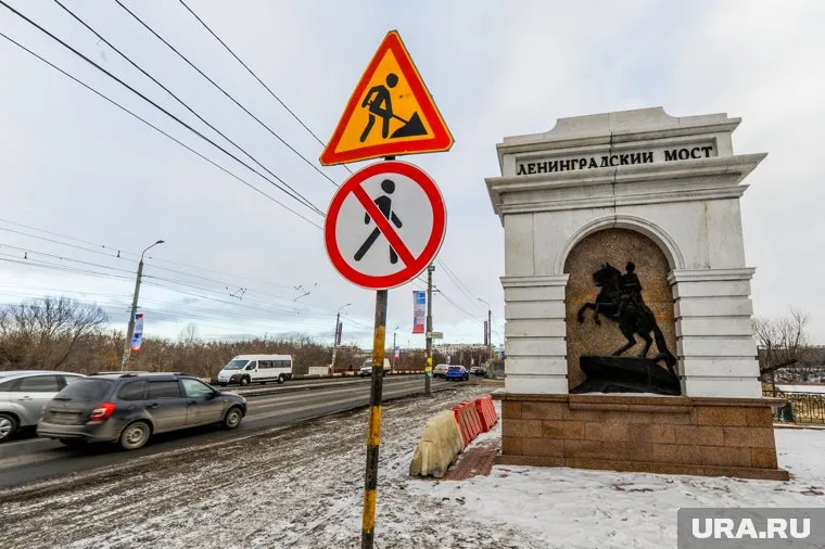 Ленинградский мост полностью закрывают для движения