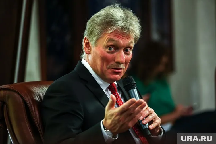 Кремль соберет вопросы россиян к прямой линии Владимира Путина, заявил Песков