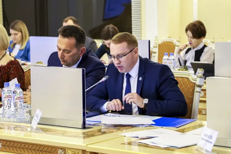 Совещание по реализации нацпроектов с участием Полномочного представителя Президента России в УРФО Николая Цуканова и губернатора ЯНАО Дмитрия Артюхова. Салехард