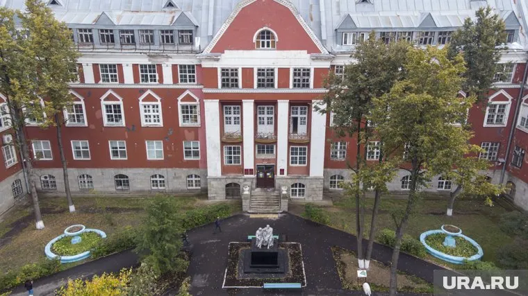 Многие проректоры вуза лишились части полномочий