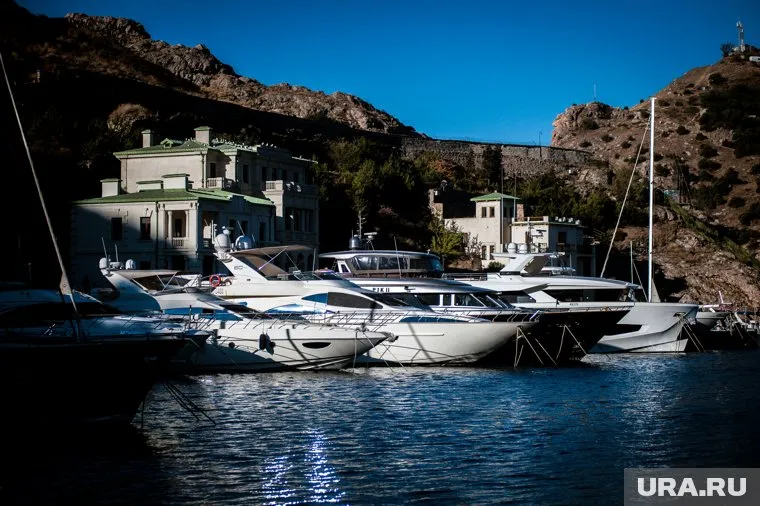 На арест россиянина, пытавшегося вывести яхту Вексельберга из-под санкций, выдан ордер