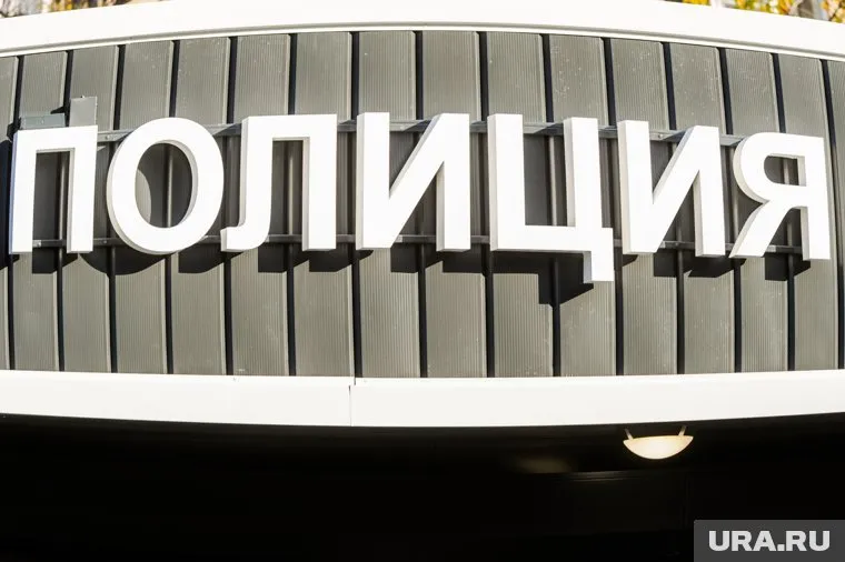 Мальчика доставили в отдел полиции