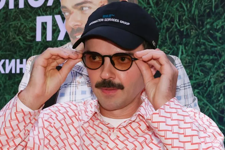 Актер Антон Лапенко на премьере комедийного фильма «Тополиный пух»