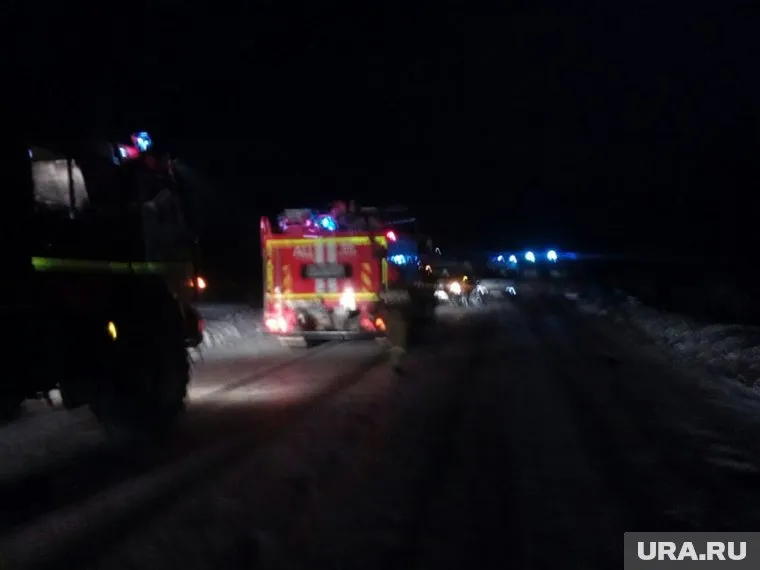 Водитель автобуса с вахтовиками не справился с управлением