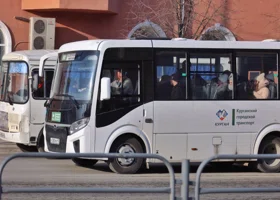 Несколько сотен тюменских водителей автобусов досрочно вышли на пенсию