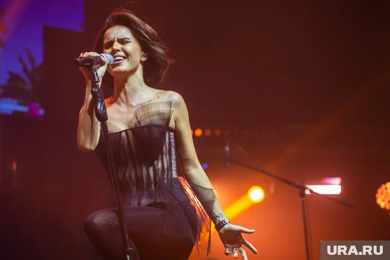 Zivert сменила несколько нарядов на концерте в Екатеринбурге (архивное фото)