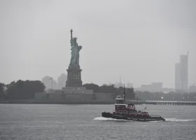 Новый мэр Нью-Йорка объявил город центром сопротивления Трампу