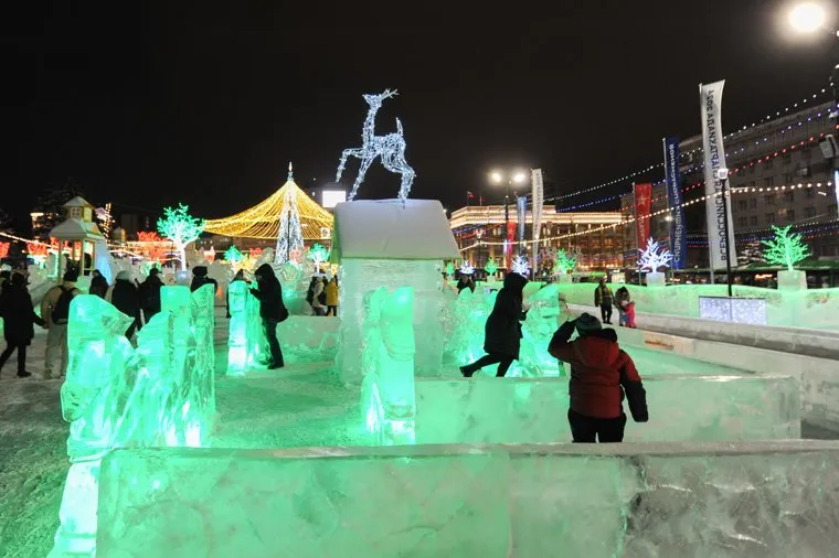 Открытие ледового городка на площади Революции. Челябинск