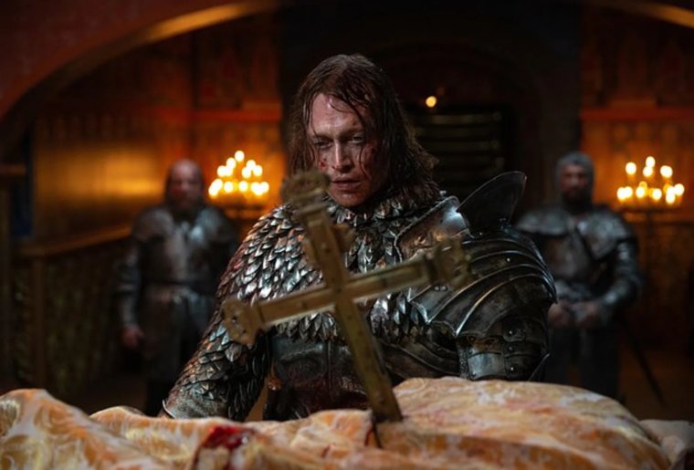 Вампир без клыков: стоит ли смотреть новый фильм Люка Бессона «Дракула»