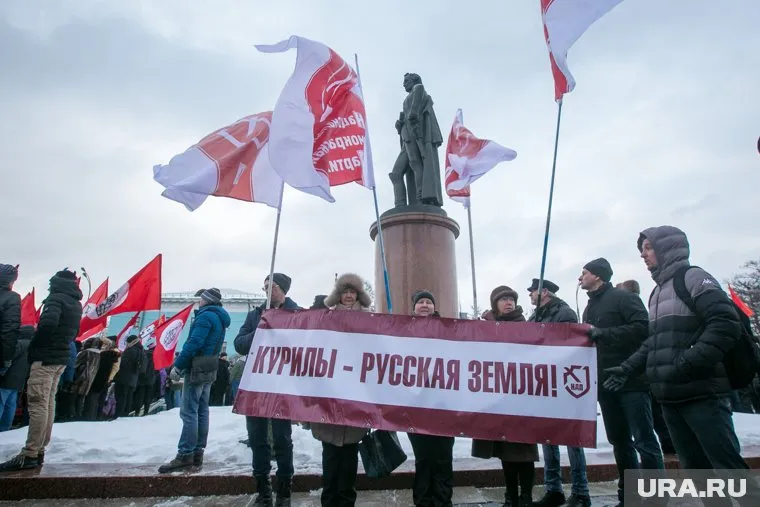 Большинство россиян против передачи Курильских островов Японии, показал опрос