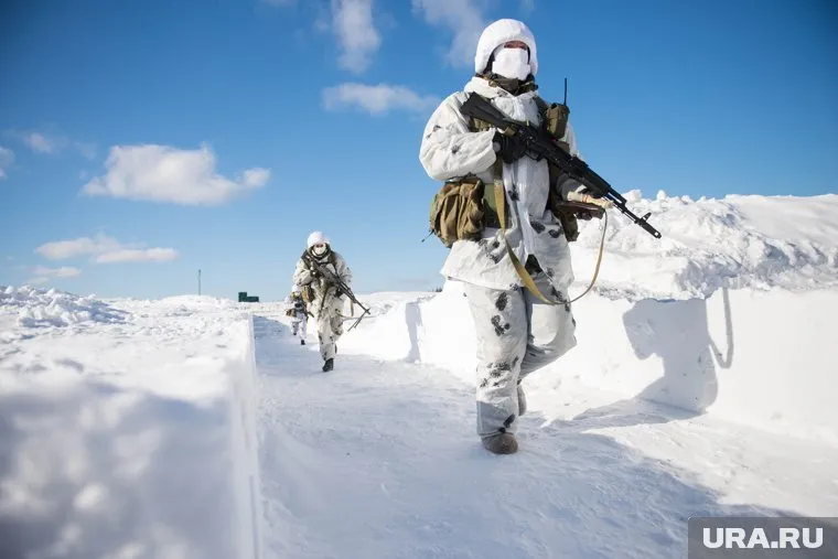 У нового главкома ВСУ меньше сил и возможностей, чем у старого против РФ, отметил Андрей Марочко