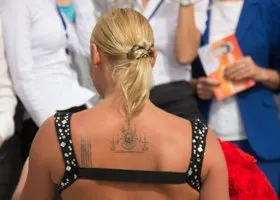 Неизвестные выложили в Сеть фотографии секса с женщиной, похожей на Волочкову