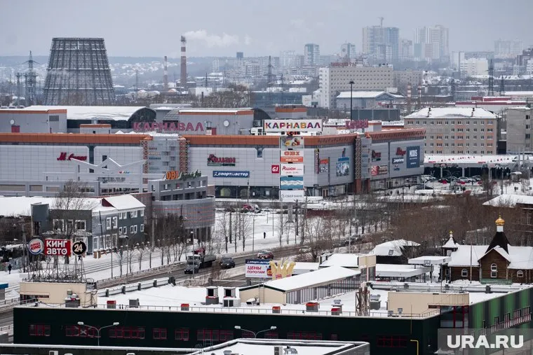 В ТЦ «Карнавал» с потолка льется кипяток