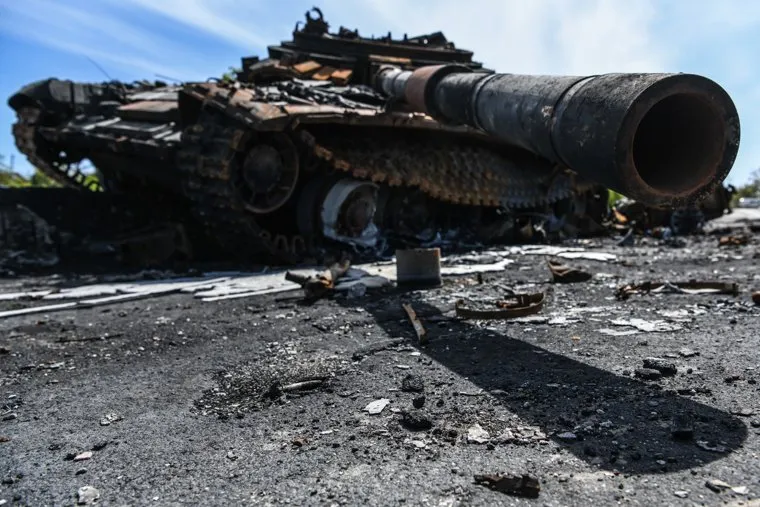 Мариуполь в период вывода гражданских лиц с завода Азовсталь. ДНР/Украина