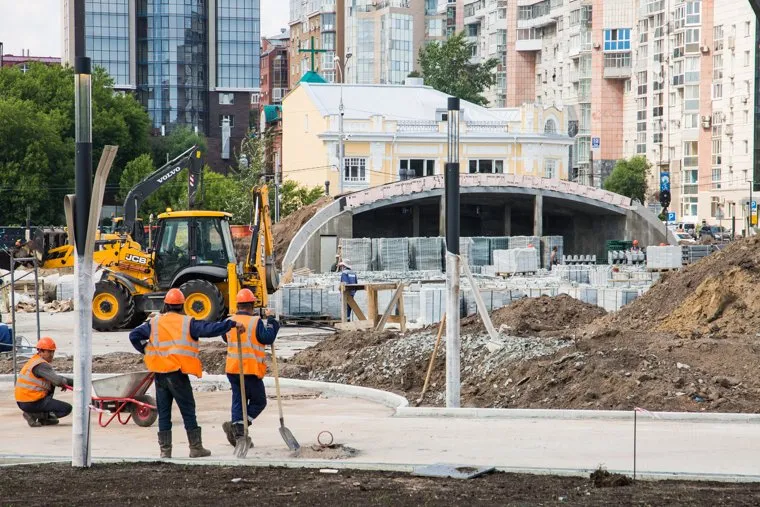 Строительная площадка нового музыкального фонтана на городской эспланаде. Пермь