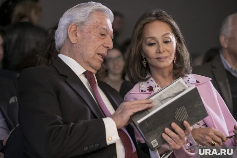 Варгас Льеса был трижды женат