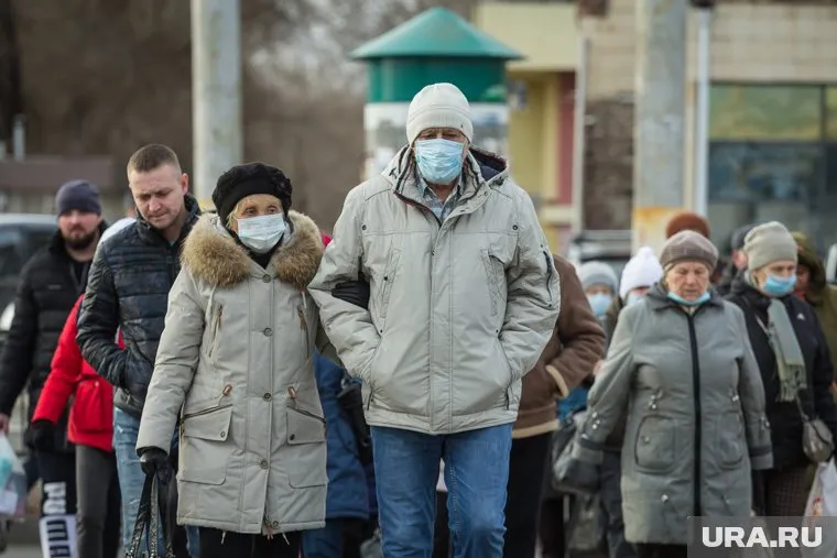 Коронавирус становиться легче, что может говорить о скором конце пандемии