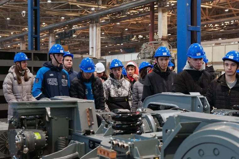 Для школьников и студентов проводят экскурсии на производство