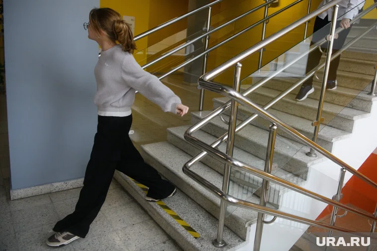 Школьницы снимали нападение на видео, которое позже оказалось в сети