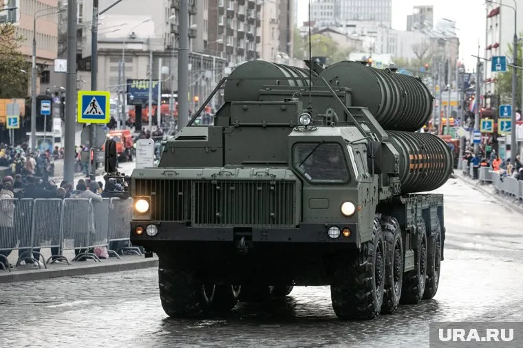 Задача ЗРК «Патриот» аналогична российским С-300 (на фото)