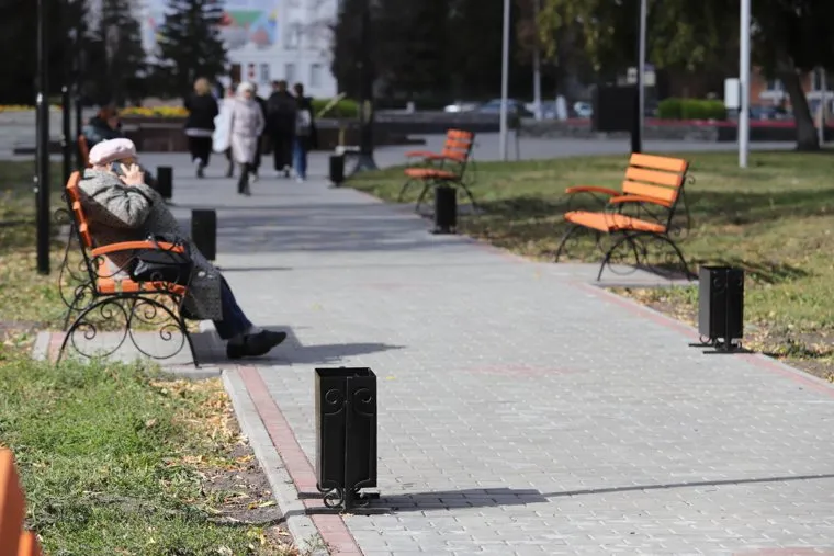 Аллея в горсаду. Курган