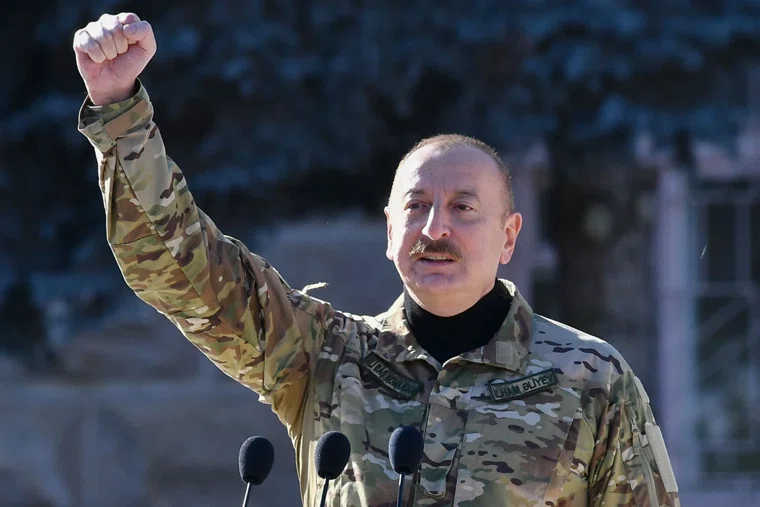 Трофеи Карабахской войны стали главным символом победы Азербайджана на параде в Баку