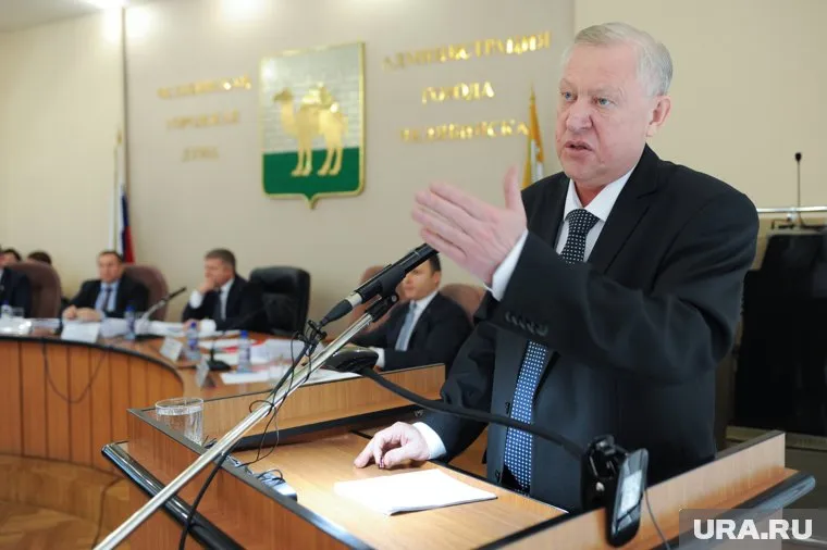 Говорят, что Евгений Тефтелев правил свой отчет перед Думой до самой последней минуты