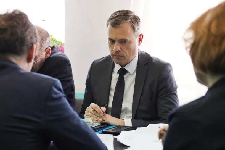 Согласительная комиссия с представителем власти города и «Водного Союза». Курган