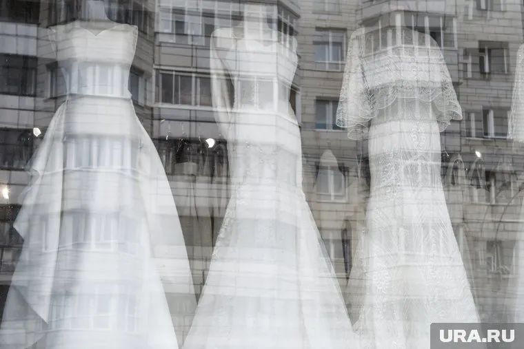 Полиция задержала дилершу, которая хранила в свадебном салоне крупную партию наркотиков