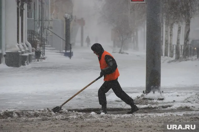 Роман Вильфанд предсказал снегопады и резкое снижение атмосферного давления