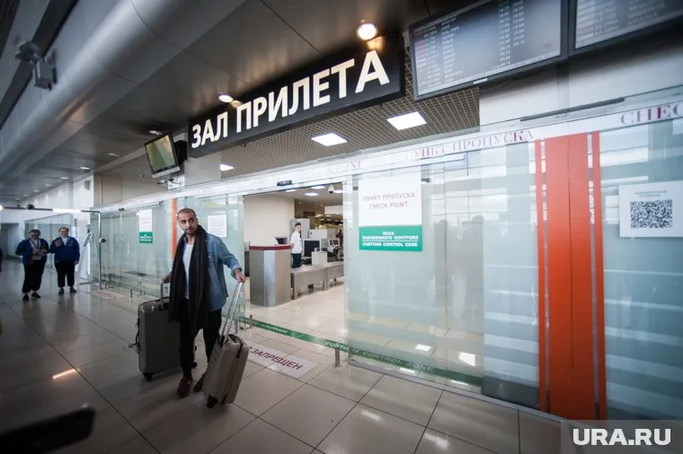 Глава региона Наталья Комарова не исключила возвращение жестких мер в аэровокзалах, как было в прошлом году