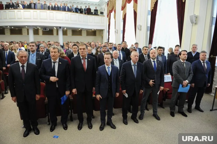 Анатолий Литовченко (слева) и Андрей Барышева (справа) уходят из большой политики